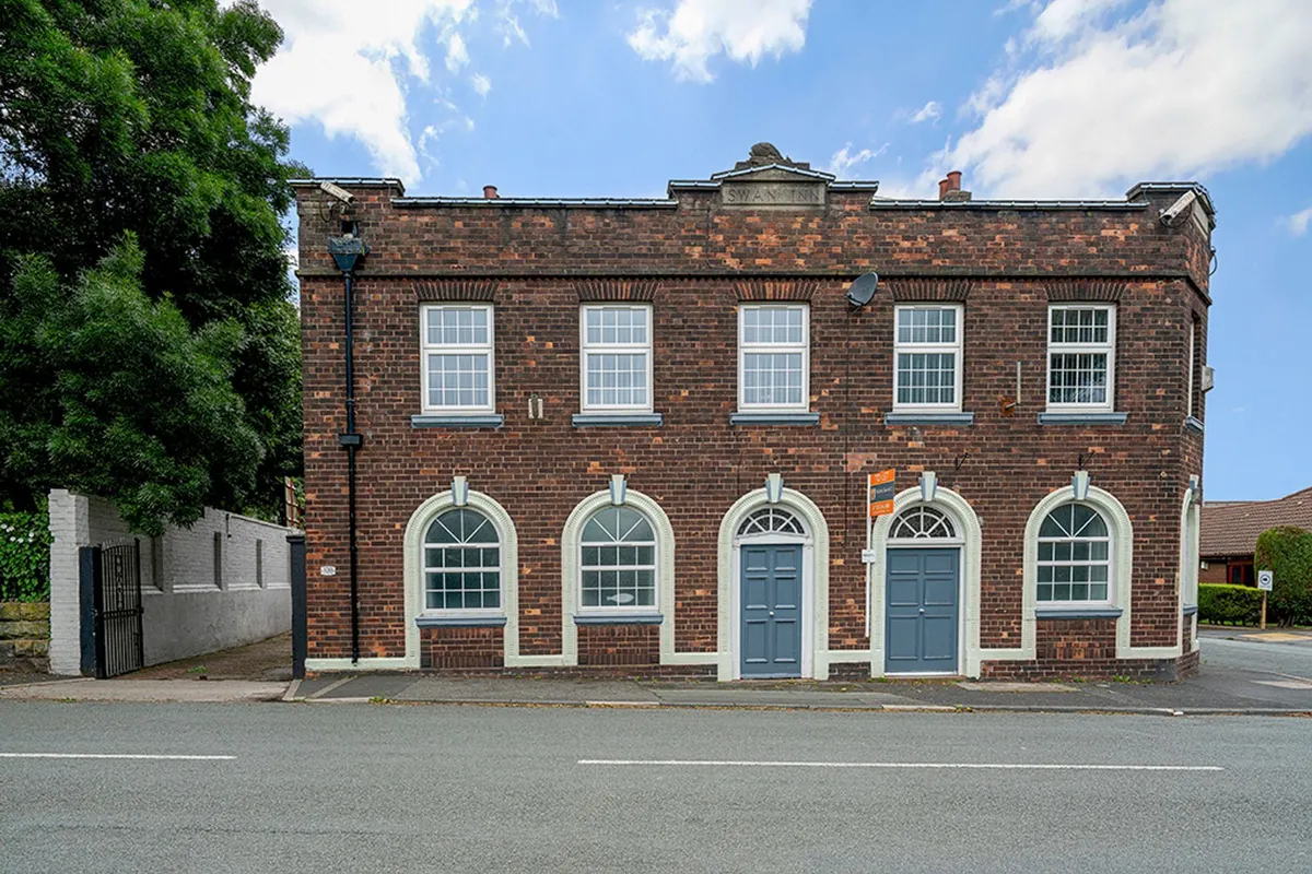 Upper Mersey Road, Widnes, WA8
