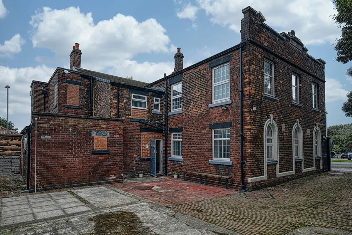 Upper Mersey Road, Widnes, WA8