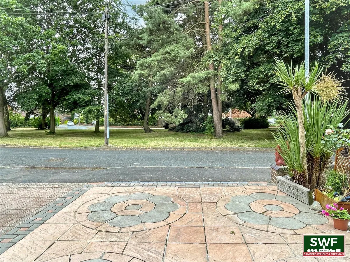 Aintree Road, Fordhouses