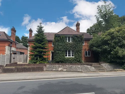 Maple Crescent, Wilton, Salisburyphoto