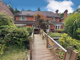Maple Crescent, Wilton, Salisbury thumb 2