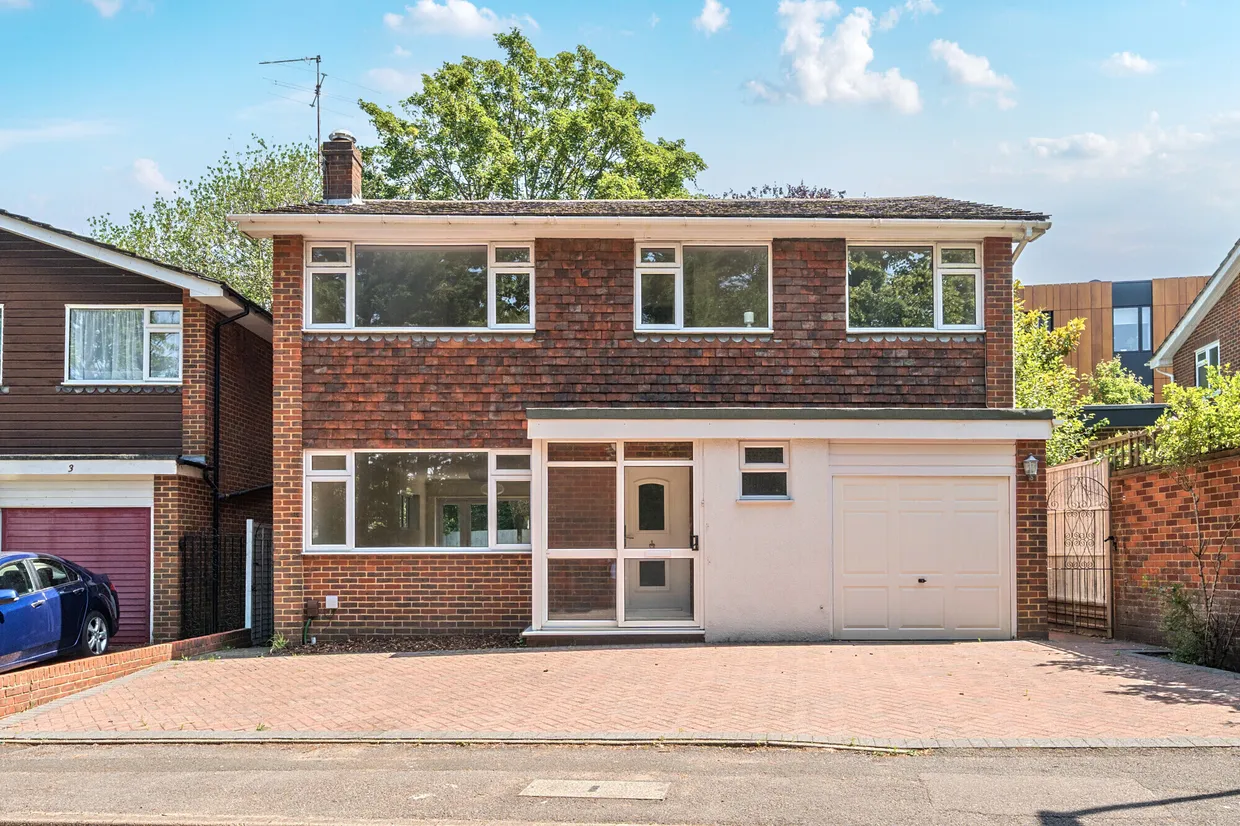 Cedar Close, Epsom, KT17 photo 1