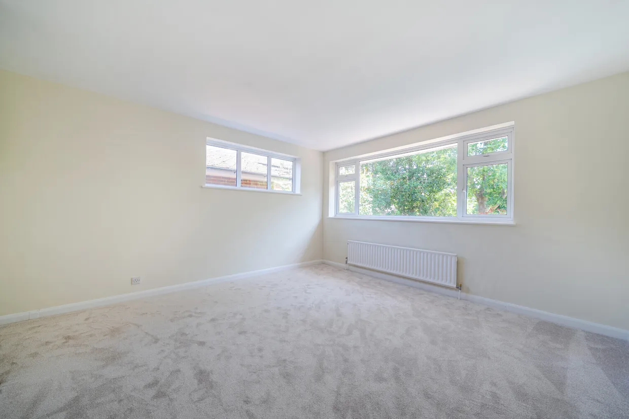 Cedar Close, Epsom, KT17 photo 3