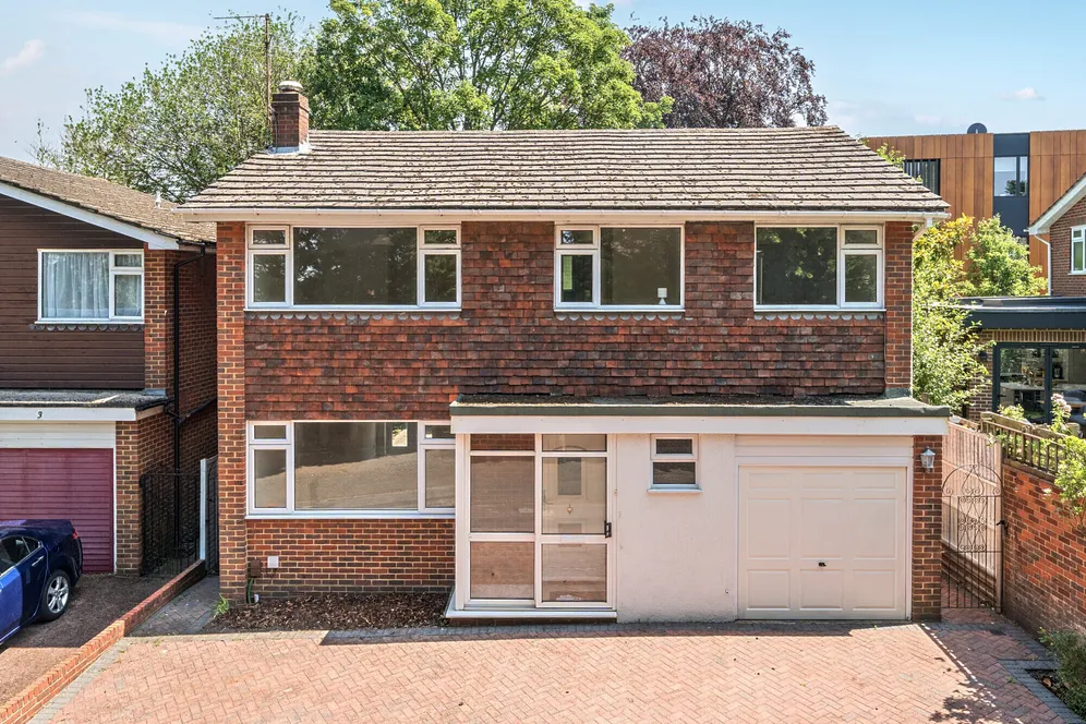 Cedar Close, Epsom, KT17 photo 11