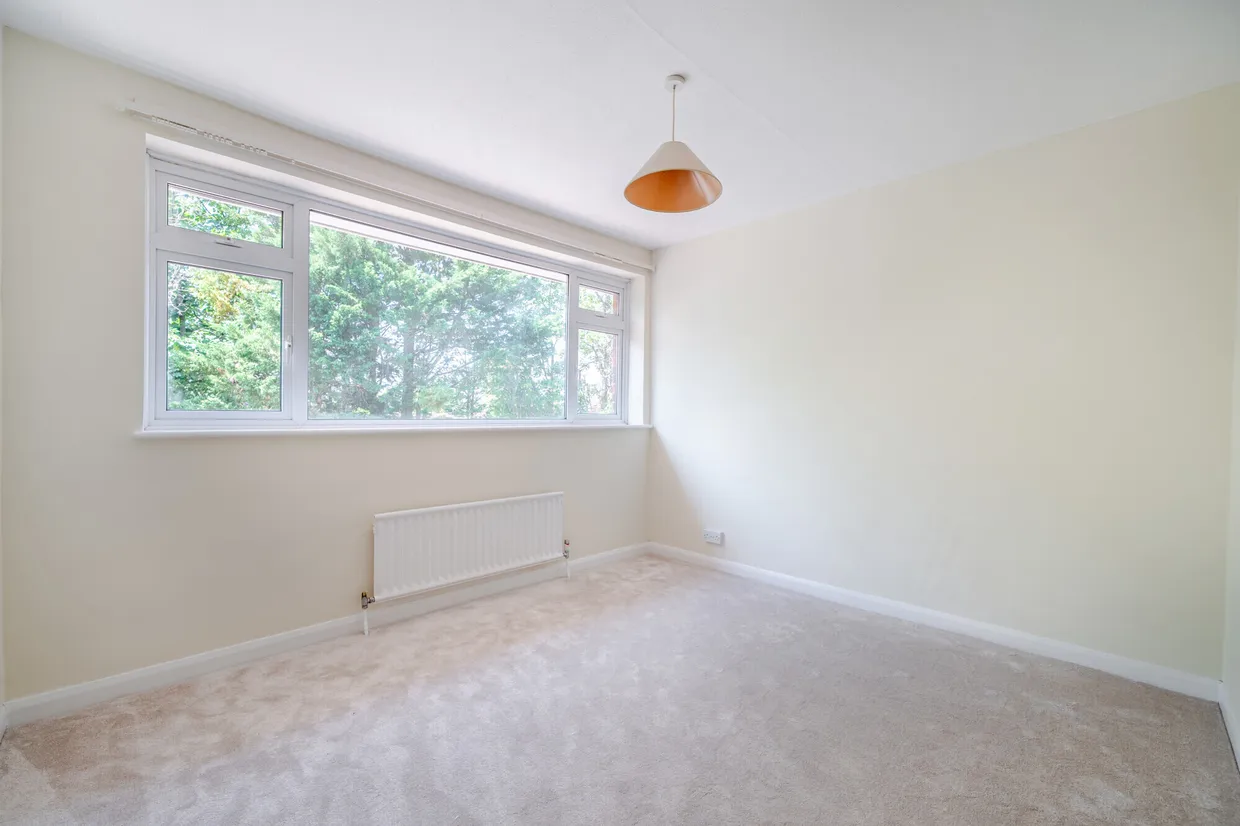 Cedar Close, Epsom, KT17 photo 13