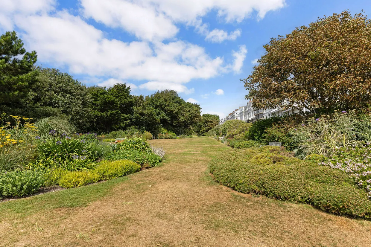 Sussex Square, Brighton, BN2 photo 23
