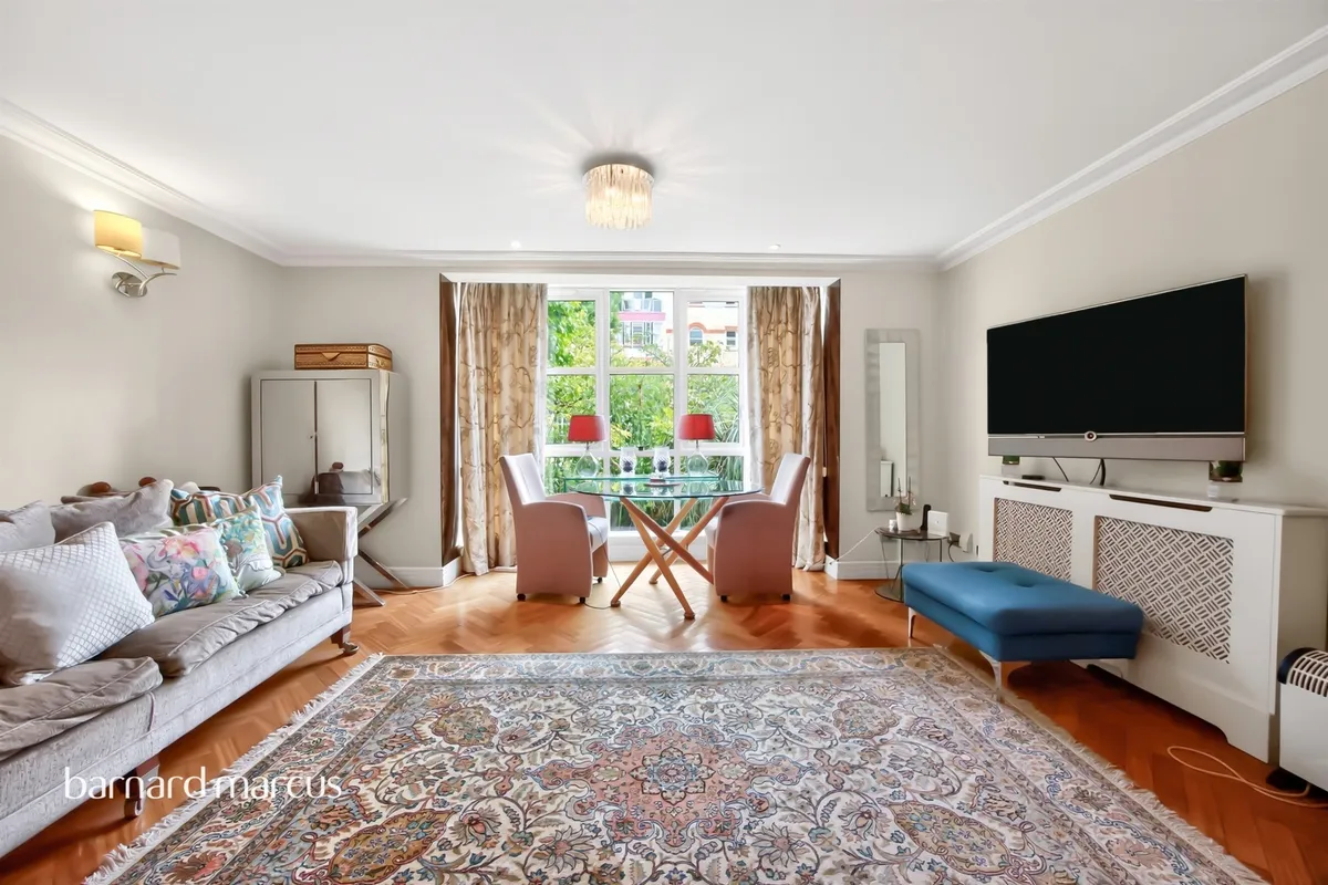 Oriel Drive, LONDON