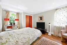 Oriel Drive, LONDON