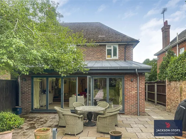 The Avenue, Newmarket, CB8 photo 25