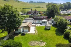Slines Oak Road, Caterham, CR3 photo 16