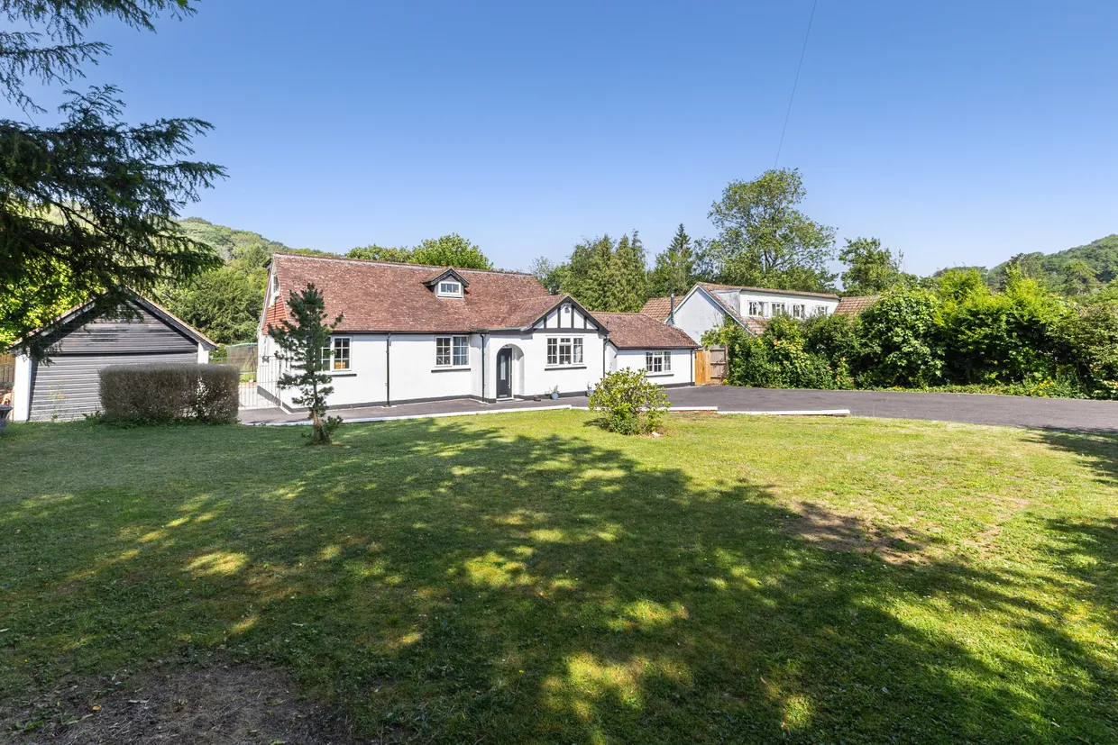 Slines Oak Road, Caterham, CR3 photo 22