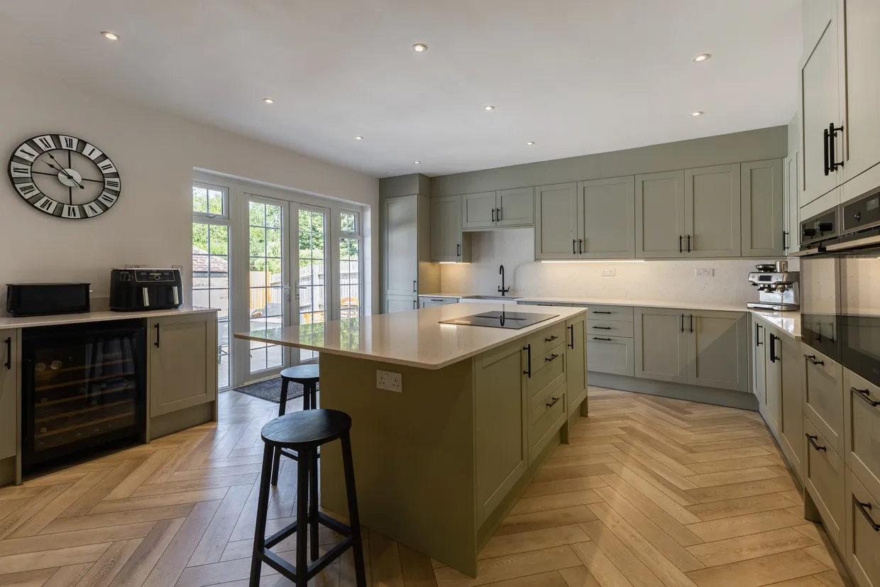 Slines Oak Road, Caterham, CR3 photo 4