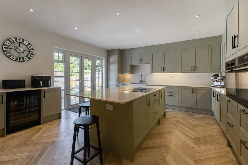 Slines Oak Road, Caterham, CR3 photo 4
