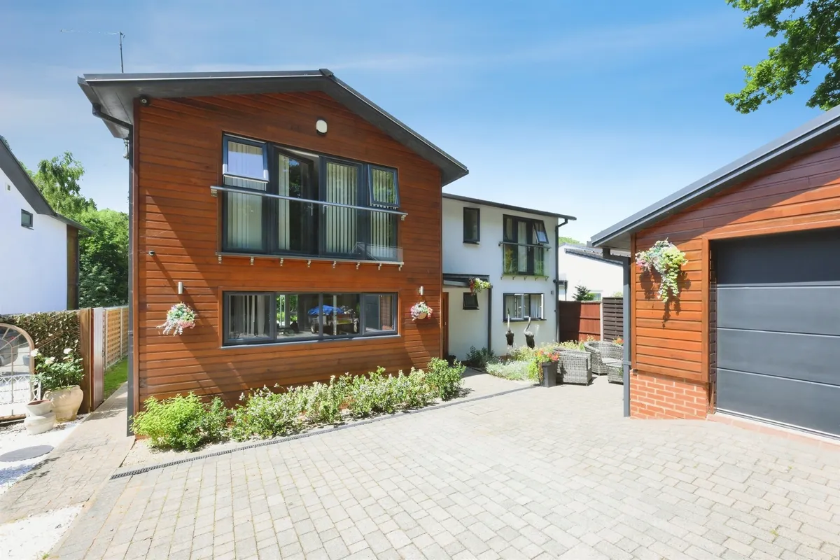 Collins Meadow, HARLOW