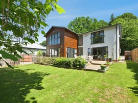 Collins Meadow, HARLOW thumb 3