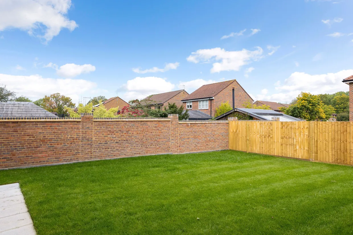 The Standford Willow Fields, Cranleigh, GU6 photo 9