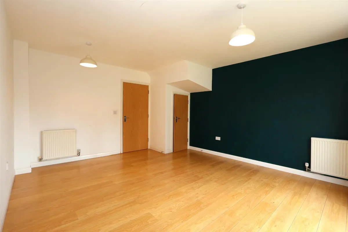 Lightcroft Cottages, Eastbrook Way, Hemel Hempstead, Hertfordshire, HP2 5US