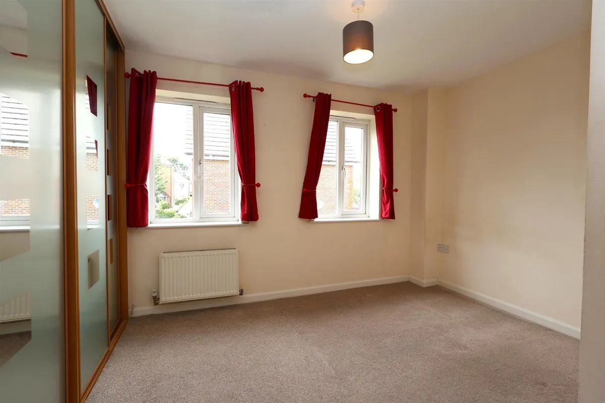 Lightcroft Cottages, Eastbrook Way, Hemel Hempstead, Hertfordshire, HP2 5US