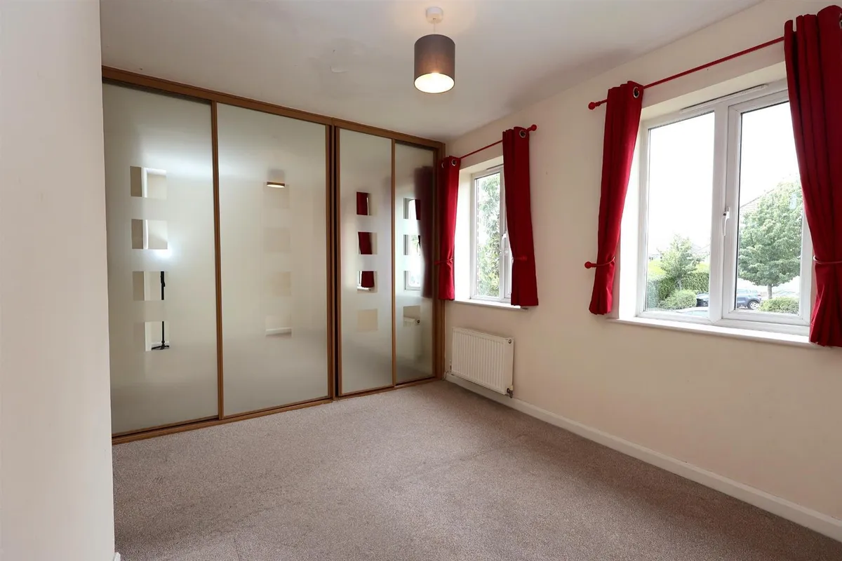 Lightcroft Cottages, Eastbrook Way, Hemel Hempstead, Hertfordshire, HP2 5US