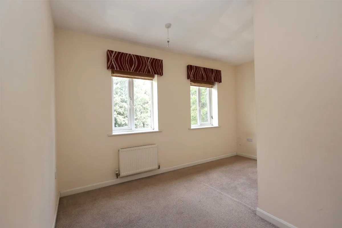 Lightcroft Cottages, Eastbrook Way, Hemel Hempstead, Hertfordshire, HP2 5US