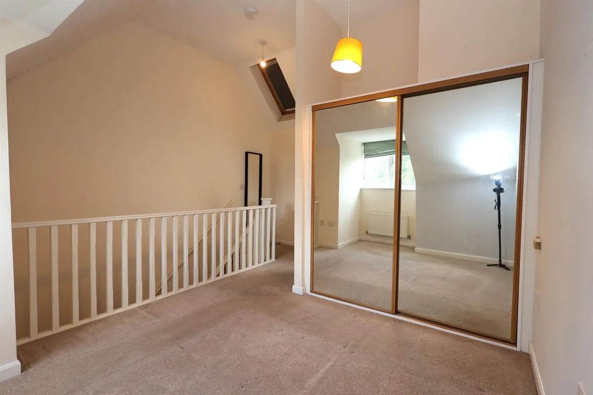 Lightcroft Cottages, Eastbrook Way, Hemel Hempstead, Hertfordshire, HP2 5US