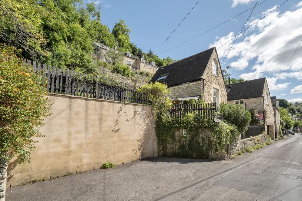 High Street, Chalford, GL6 photo 23