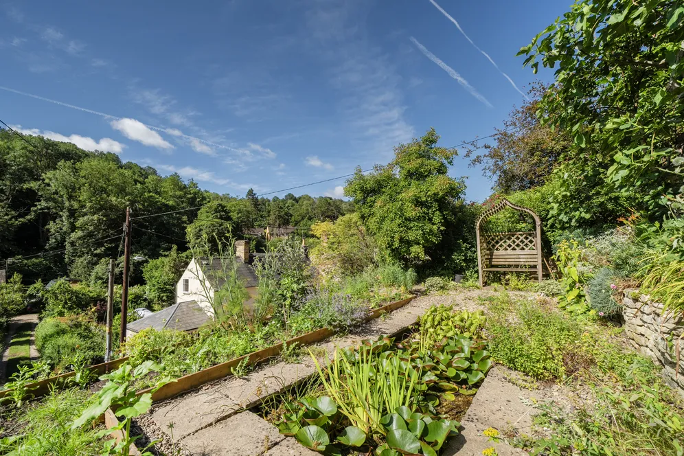 High Street, Chalford, GL6 photo 24