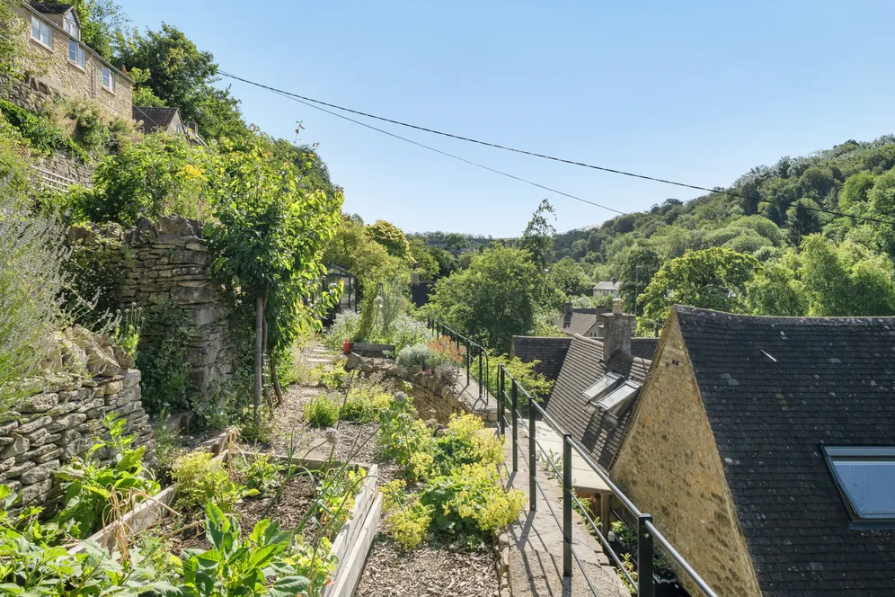 High Street, Chalford, GL6 photo 26