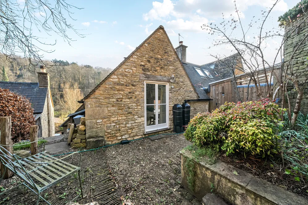High Street, Chalford, GL6 photo 31