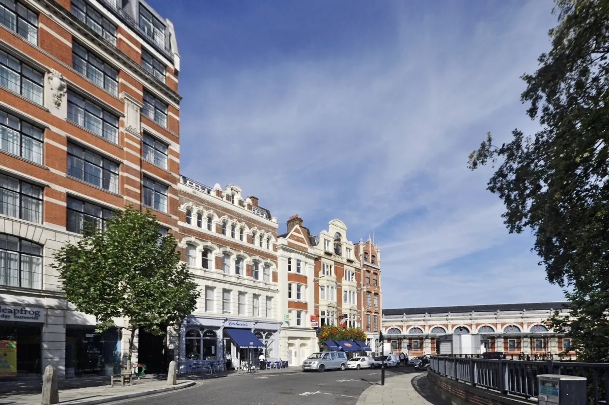 West Smithfield London EC1A photo 1