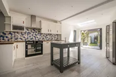 Rosslyn Avenue London SW13 photo 1