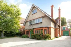 Alexandra Road Farnborough GU14 photo 1