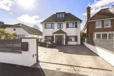 Gaviots Way Gerrards Cross SL9 photo 5