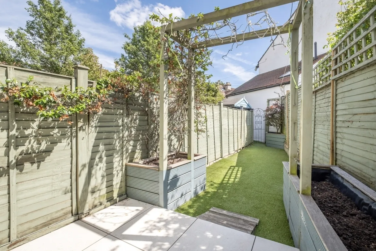Rosslyn Avenue London SW13 photo 6