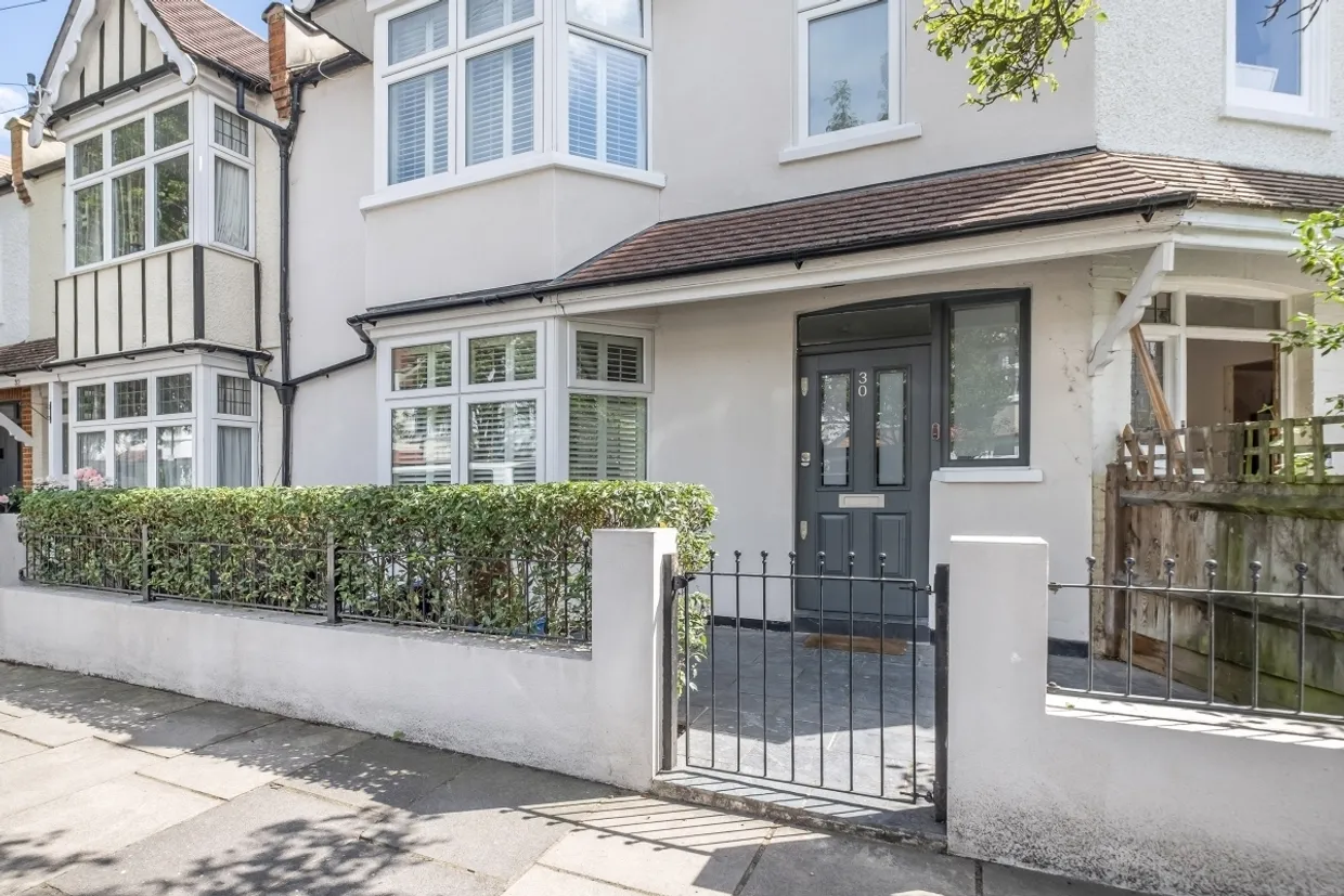 Rosslyn Avenue London SW13 photo 12