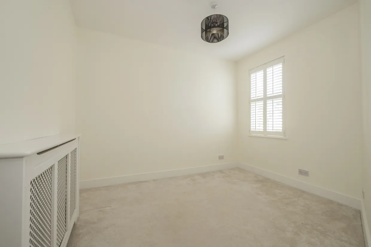 Rosslyn Avenue London SW13 photo 18