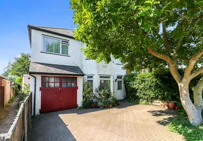 Abbots Road, Abbots Langley, WD5