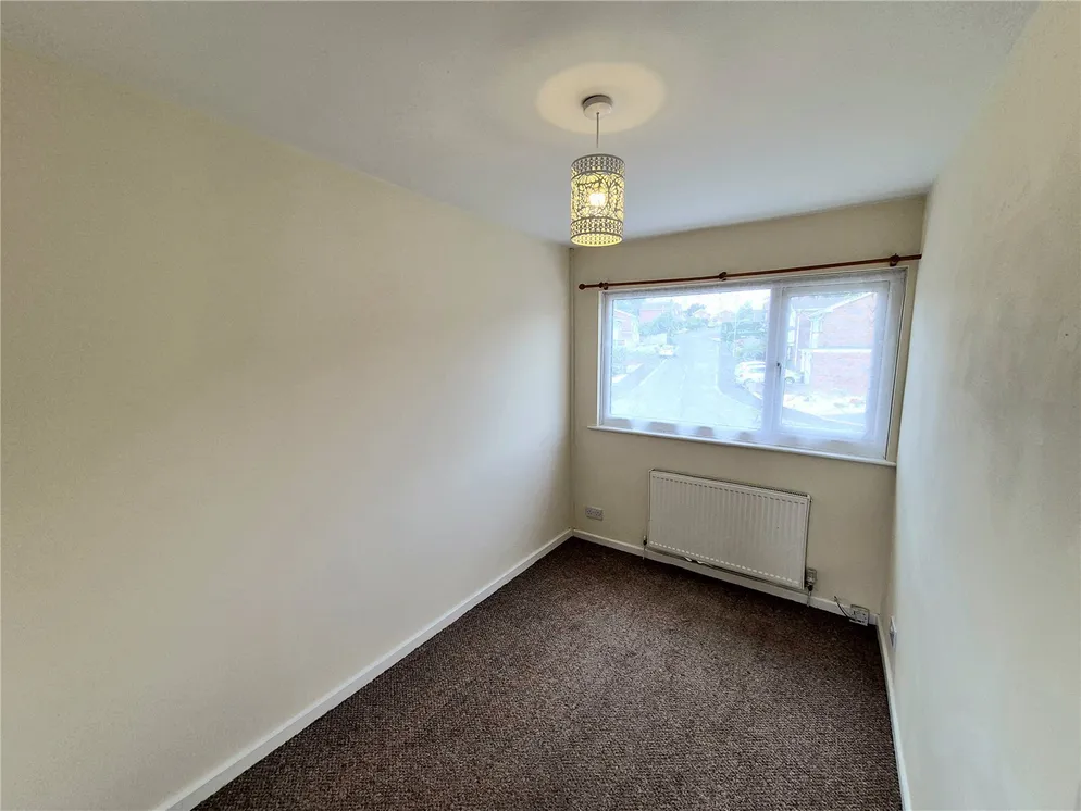 Property carousel item 6