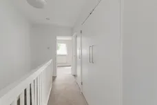 Celandine Close, E14 photo 7