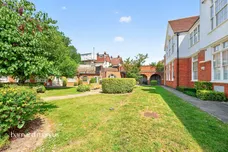 Old School Close, REDHILL