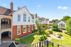 Old School Close, REDHILL