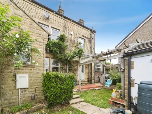 Leslie Avenue, Yeadon, Leedsphoto