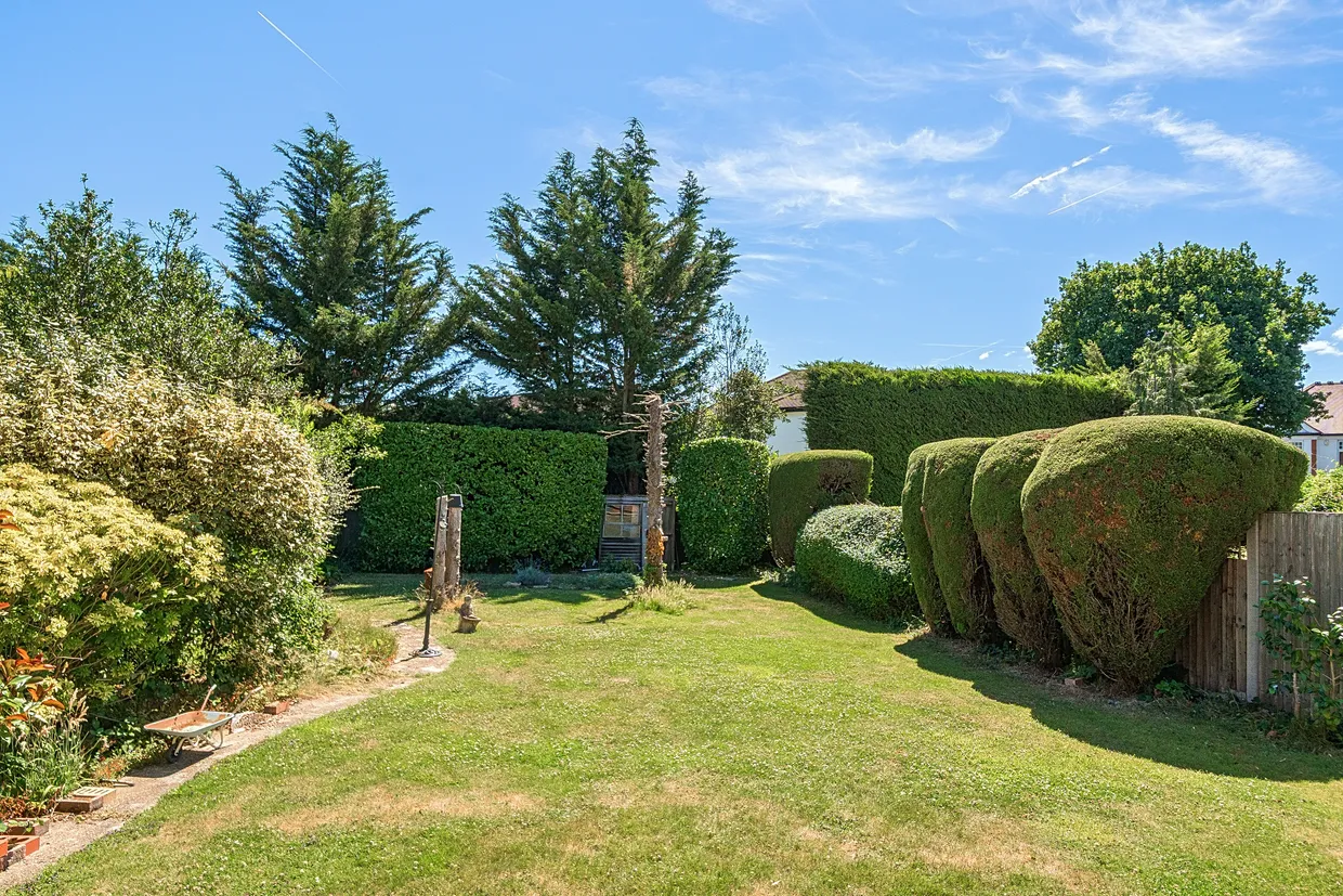 Myddelton Park, Whetstone, N20 photo 6