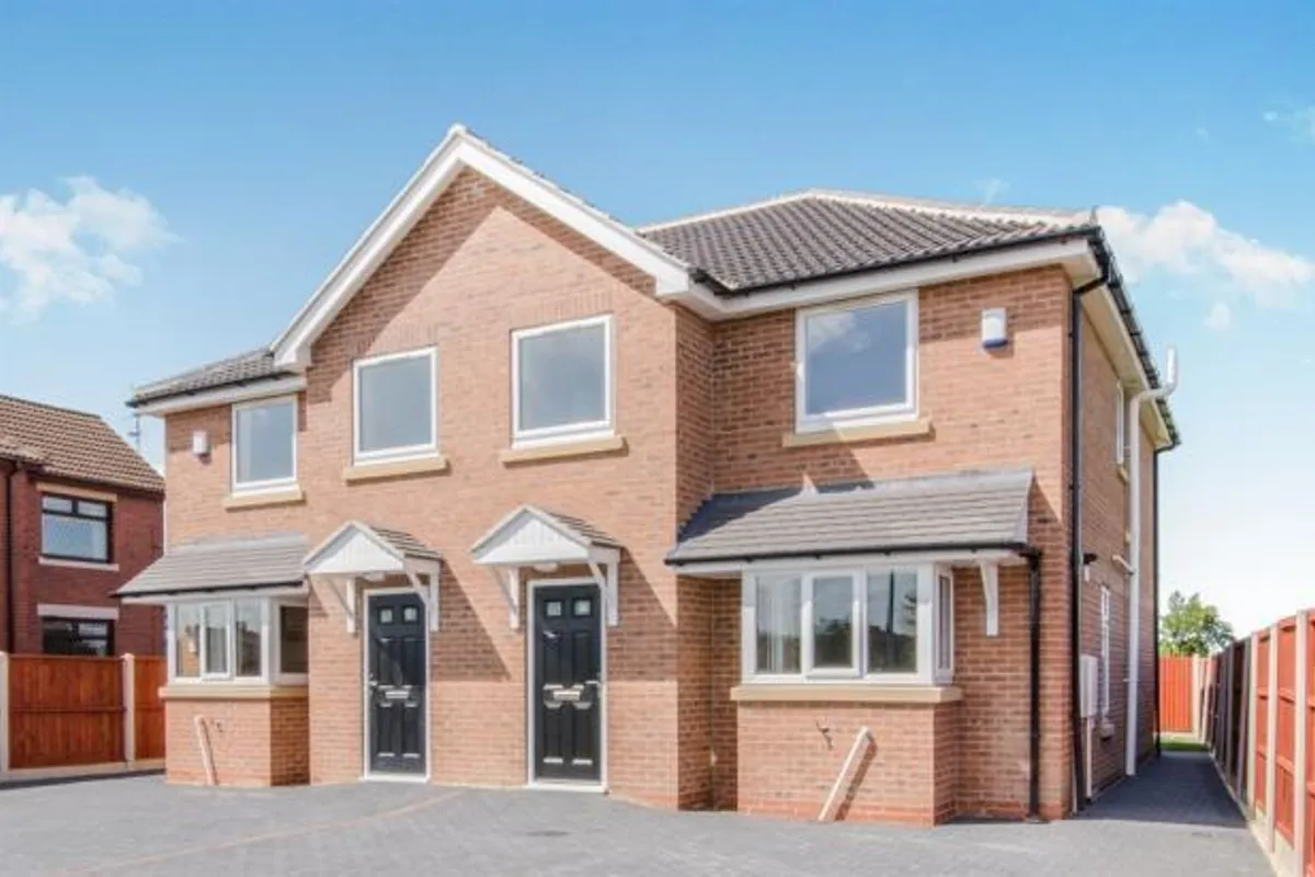Broadway, Dunscroft, DONCASTER