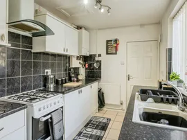 Kings Crescent, Edlington, Doncaster thumb 3