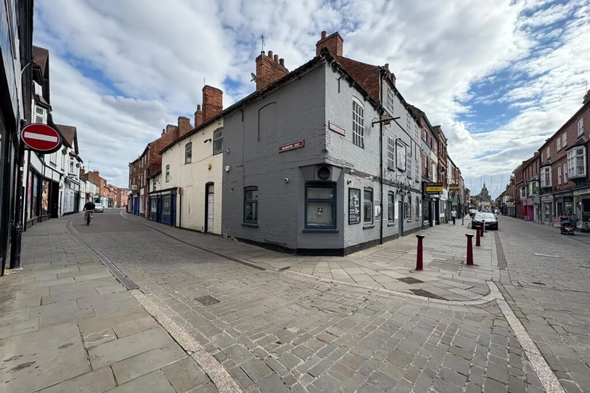 Carter Gate, NEWARK