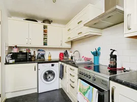 Linacre Close, Didcot thumb 3