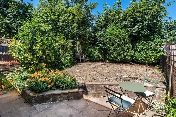 Squerryes Mede, Westerham, TN16 photo 9