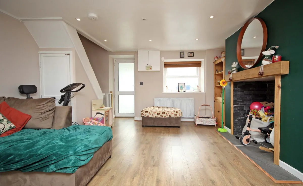 Carneddi Road, Carneddi, Bethesda, Bangor, LL57