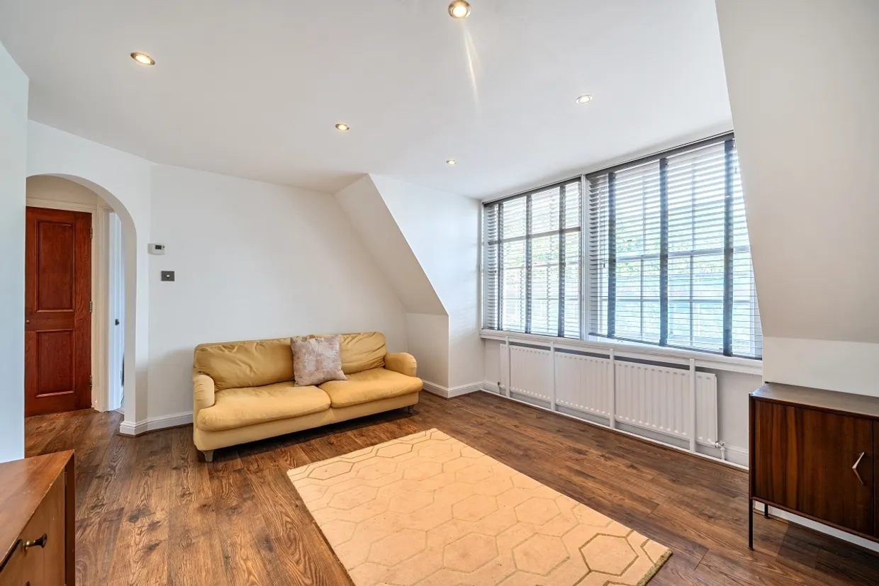 Langland Gardens London NW3 photo 4